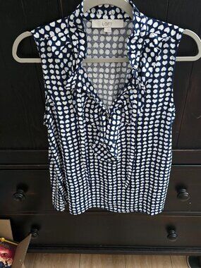 LOFT Women's Navy Blue and White Heart & Dot Printed Mixed Media Shell Top Small